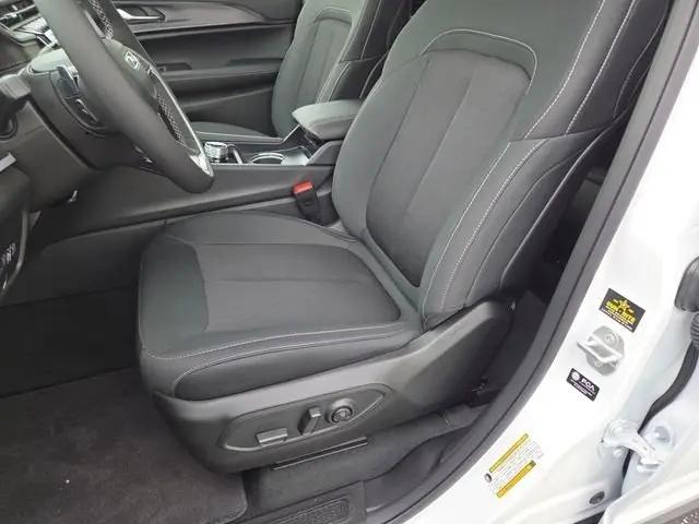 2026 Jeep Grand Cherokee L Altitude 4x4