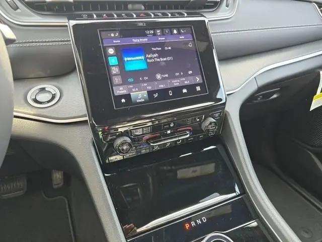 2026 Jeep Grand Cherokee L Altitude 4x4