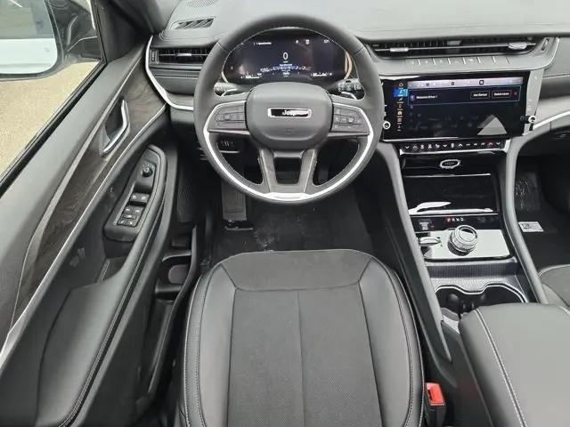 2026 Jeep Grand Cherokee L Altitude 4x4