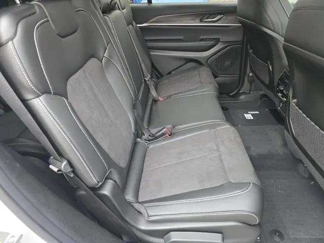 2026 Jeep Grand Cherokee L Altitude 4x4