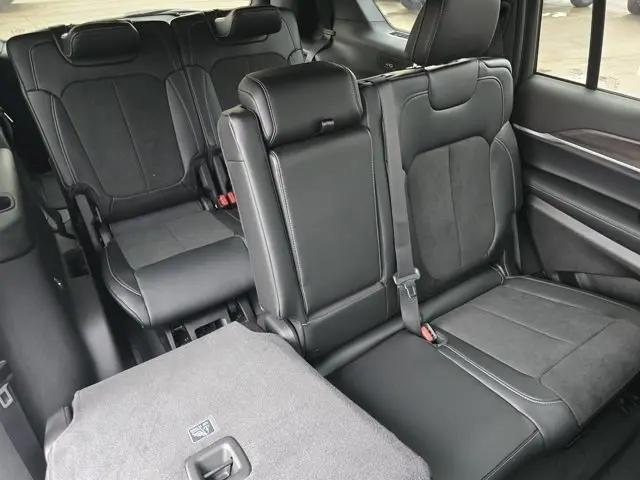 2026 Jeep Grand Cherokee L Altitude 4x4