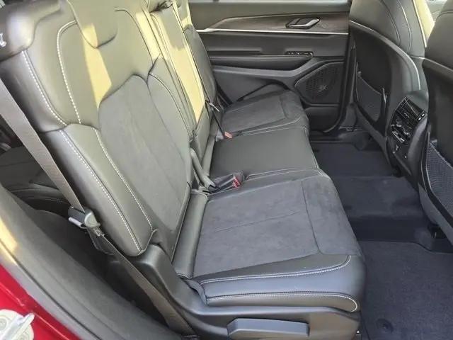 2026 Jeep Grand Cherokee L Altitude 4x4