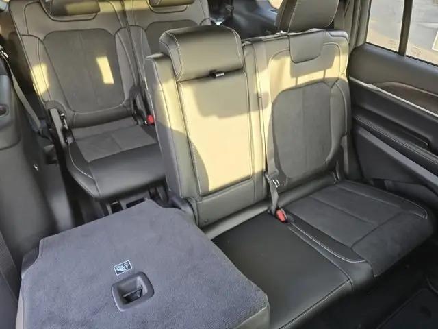2026 Jeep Grand Cherokee L Altitude 4x4