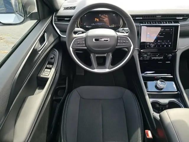 2026 Jeep Grand Cherokee L Altitude 4x4