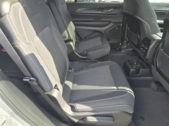 2026 Jeep Grand Cherokee L Altitude 4x4