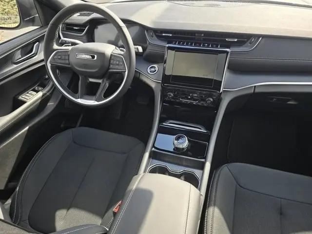 2026 Jeep Grand Cherokee L Altitude 4x4