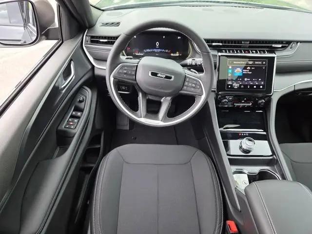 2026 Jeep Grand Cherokee L Altitude 4x4