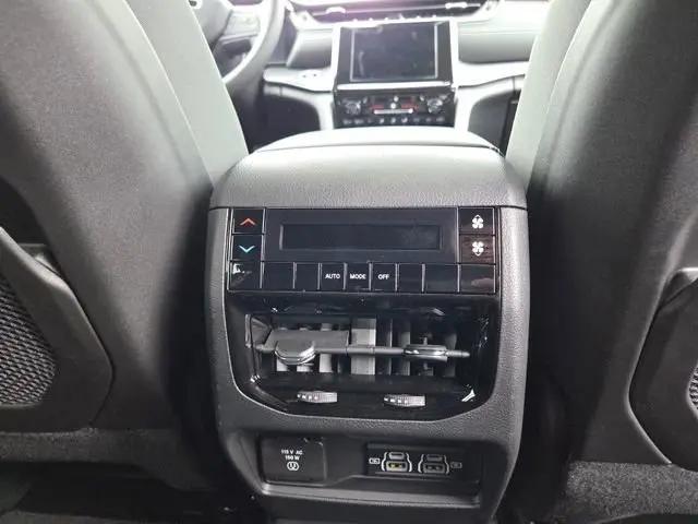 2026 Jeep Grand Cherokee L Altitude 4x4
