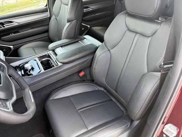 2026 Jeep Grand Wagoneer 4x4