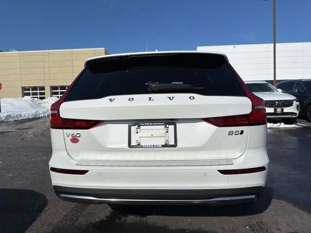 2026 Volvo V60 Cross Country Ultra, B5 AWD Gas (mild hybrid)