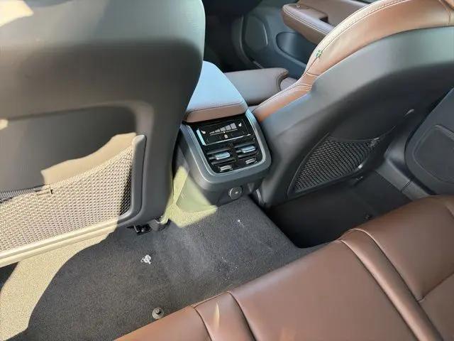 2026 Volvo V60 Cross Country Ultra, B5 AWD Gas (mild hybrid)
