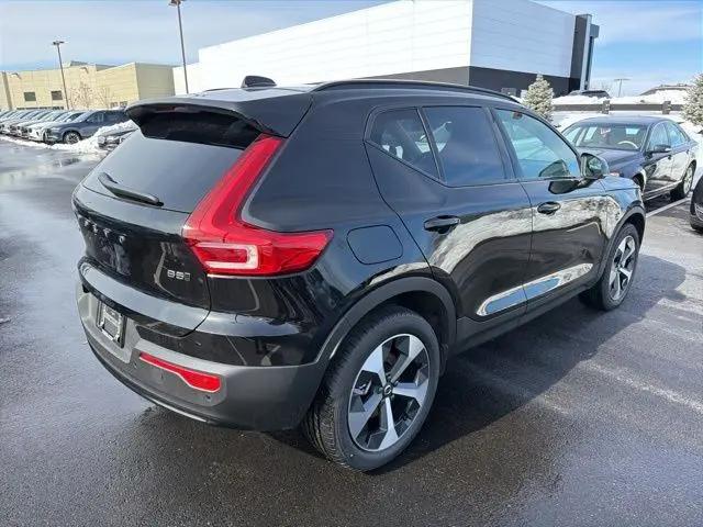 2026 Volvo XC40 Core, B5 AWD Gas (mild hybrid), Dark