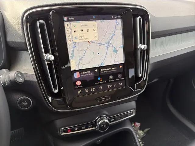 2026 Volvo XC40 Plus, B5 AWD Gas (mild hybrid), Dark