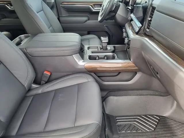 2026 Chevrolet Silverado 1500 4WD Crew Cab Standard Bed LT