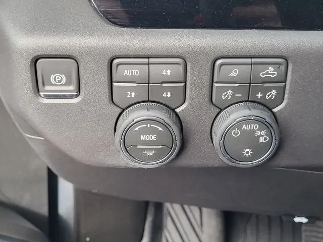 2026 Chevrolet Silverado 1500 4WD Crew Cab Standard Bed LT
