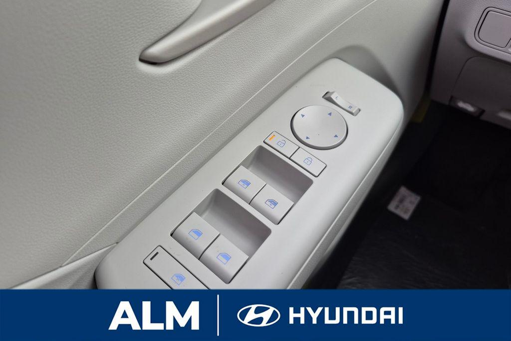 New 2026 Gray HYUNDAI SEL Sport FWD image 31
