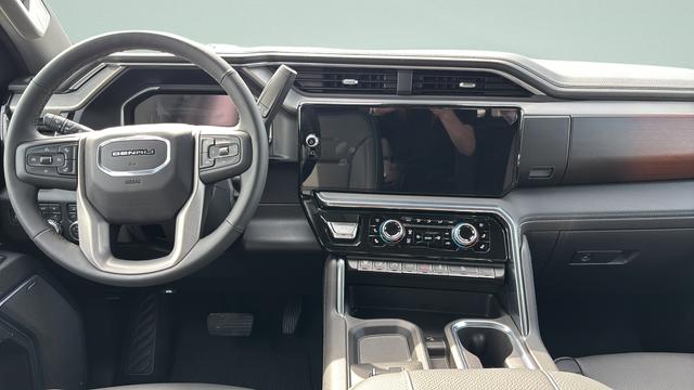 2026 GMC Sierra 2500HD Crew Cab, Standard Bed, Denali, 4WD