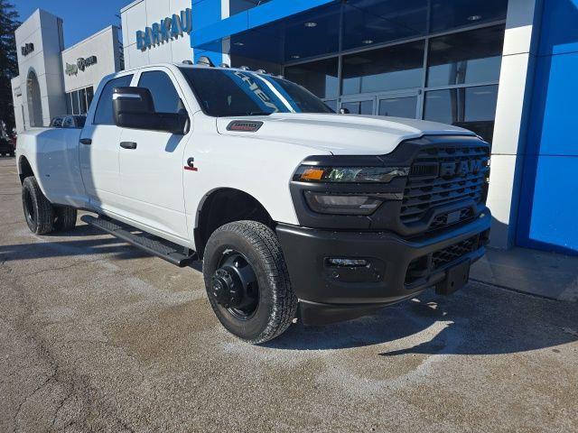 2026 RAM Ram 3500 RAM 3500 TRADESMAN CREW CAB 4X4 8 BOX