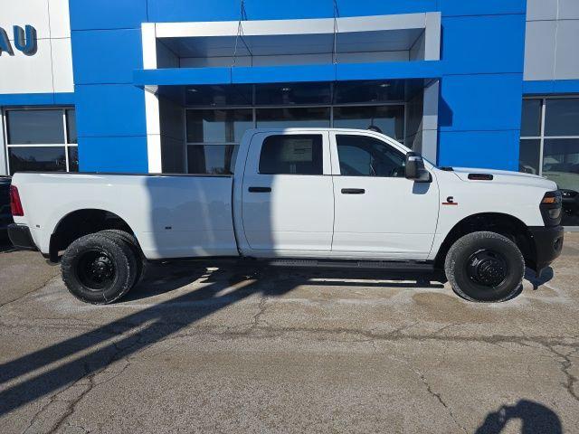 2026 RAM Ram 3500 RAM 3500 TRADESMAN CREW CAB 4X4 8 BOX