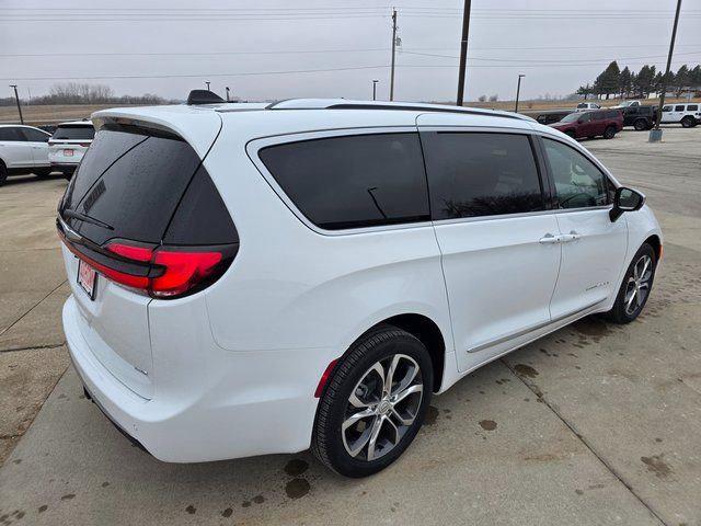 2026 Chrysler Pacifica Pinnacle AWD