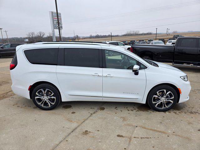 2026 Chrysler Pacifica Pinnacle AWD