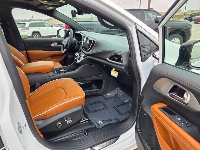 2026 Chrysler Pacifica Pinnacle AWD