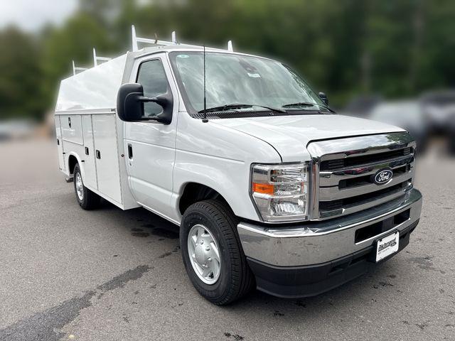 2026 Ford E-350 Cutaway Base