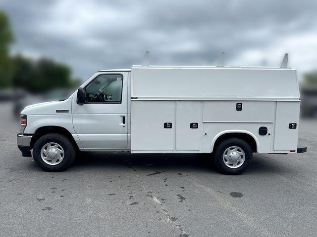 2026 Ford E-350 Cutaway Base