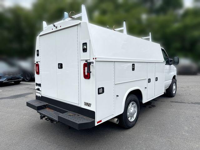 2026 Ford E-350 Cutaway Base