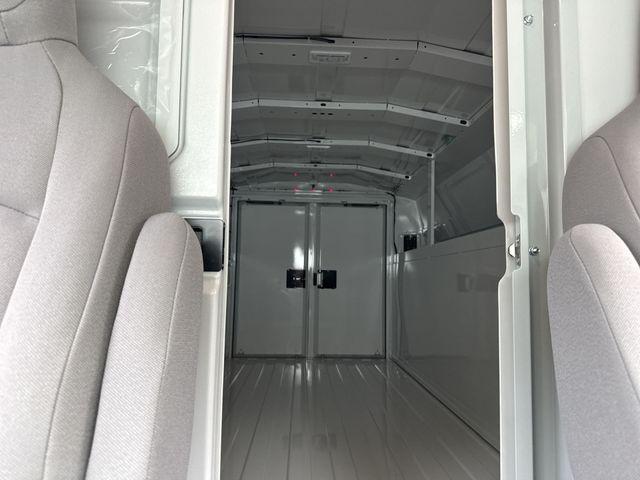 2026 Ford E-350 Cutaway Base