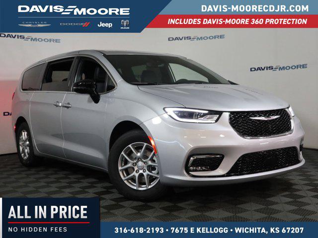 2026 Chrysler Pacifica Select for sale in Wichita, KS