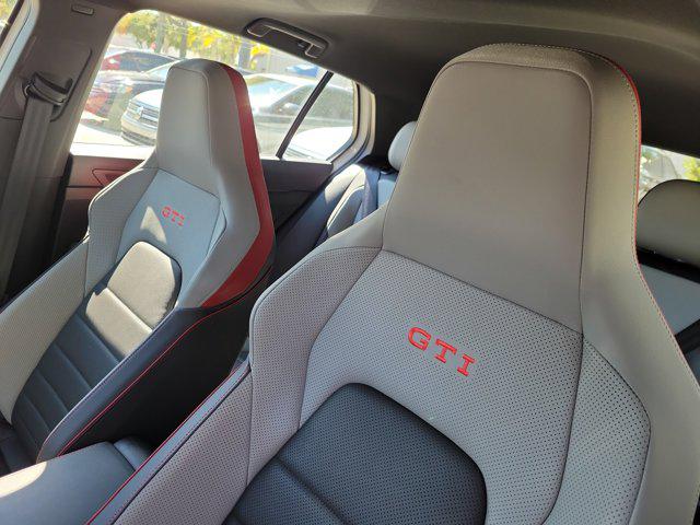 2025 Volkswagen Golf GTI 2.0T SE
