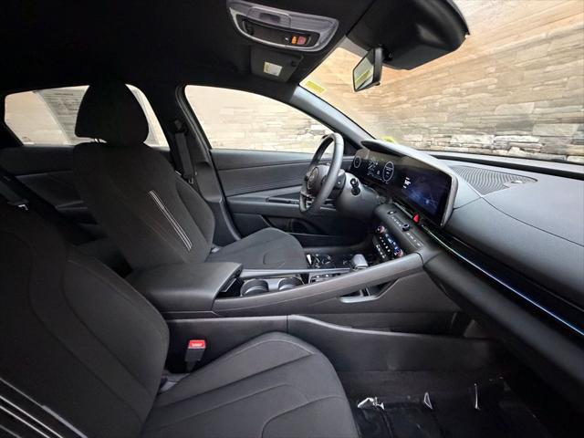 2025 Hyundai Elantra Hybrid SEL Sport