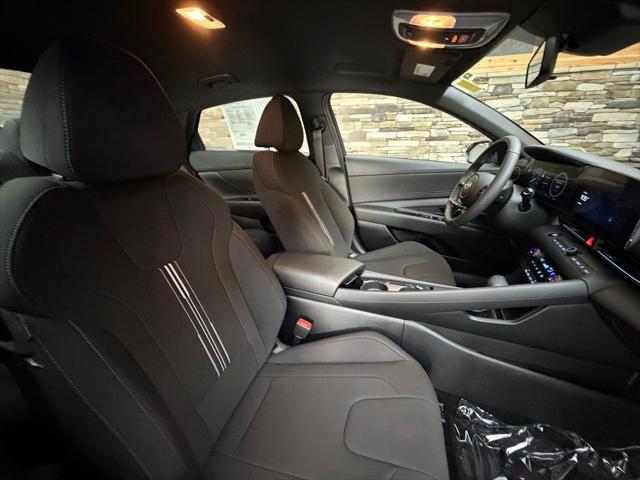 2025 Hyundai Elantra Hybrid SEL Sport