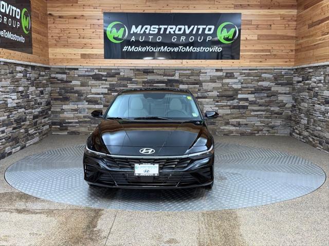 2025 Hyundai Elantra Hybrid Limited