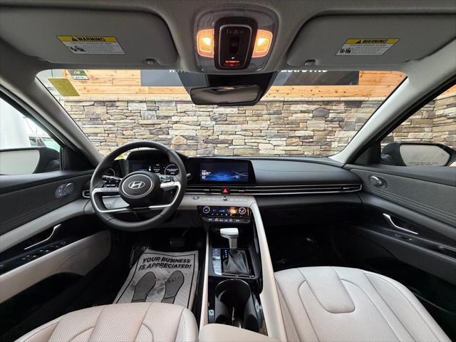 2025 Hyundai Elantra Hybrid Limited