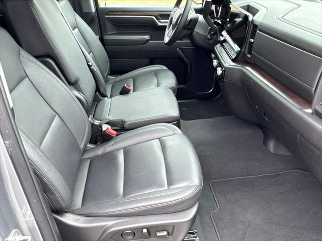 2025 GMC Sierra 1500 4WD Crew Cab Short Box SLT