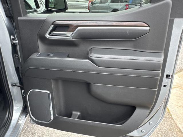 2025 GMC Sierra 1500 4WD Crew Cab Short Box SLT