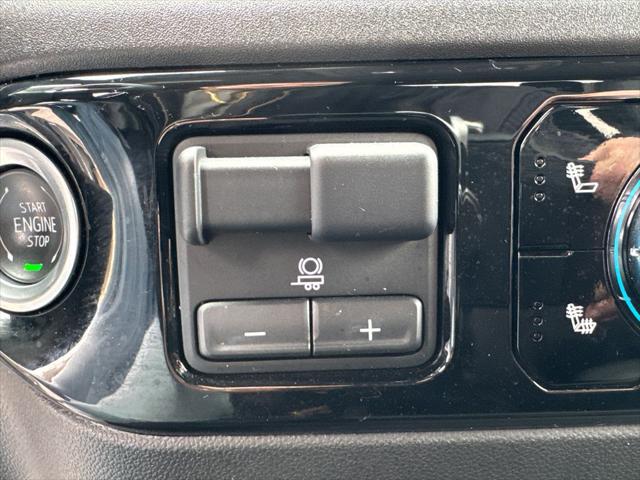 2025 GMC Sierra 1500 4WD Crew Cab Short Box SLT