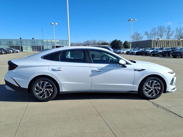 2026 Hyundai Sonata Hybrid Blue