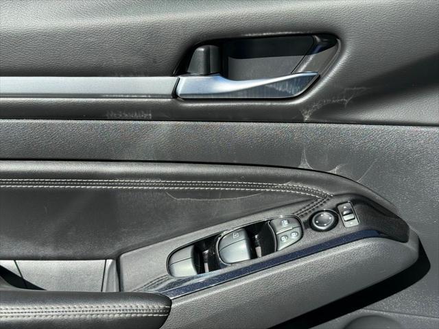 2023 Nissan Altima SL FWD