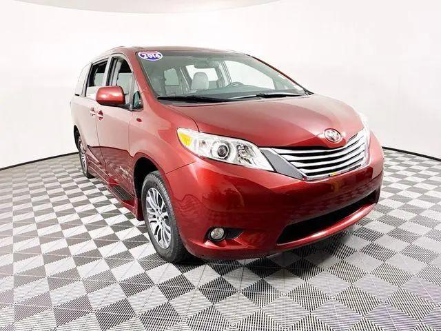 2016 Toyota Sienna XLE Premium 8 Passenger for sale in Cocoa, FL