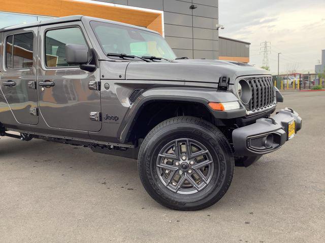 2026 Jeep Gladiator GLADIATOR SPORT S 4X4