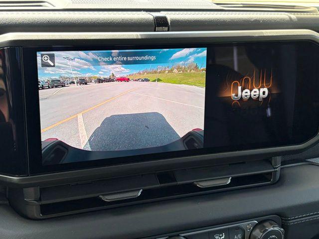 2026 Jeep Gladiator GLADIATOR SHADOW OPS 4X4 2026 Jeep Gladiator GLADIATOR SHADOW OPS 4X4