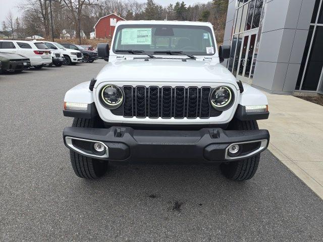 2026 Jeep Gladiator GLADIATOR SAHARA 4X4