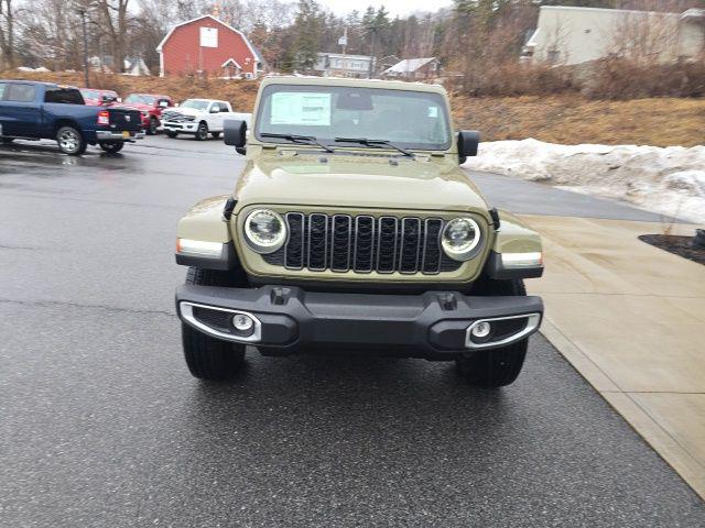 2026 Jeep Gladiator GLADIATOR SAHARA 4X4