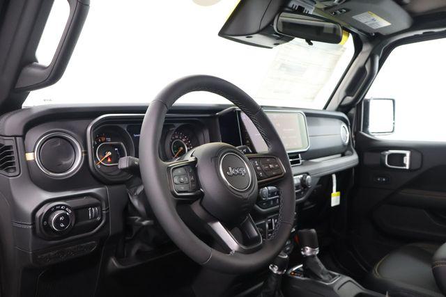 2026 Jeep Gladiator GLADIATOR SAHARA 4X4