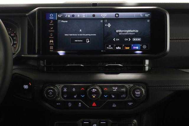 2026 Jeep Gladiator GLADIATOR SAHARA 4X4