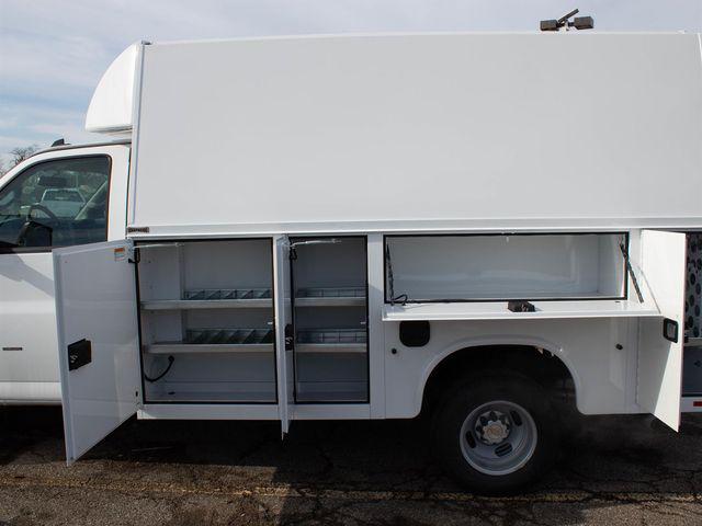 2025 Chevrolet Express Cutaway Work Van