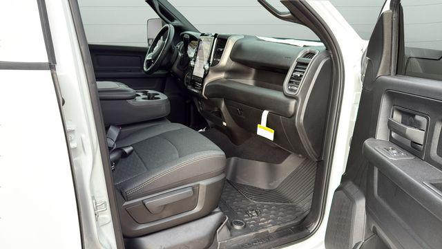 2026 Ram 2500 Black Express Crew Cab 4x4 6'4" Box